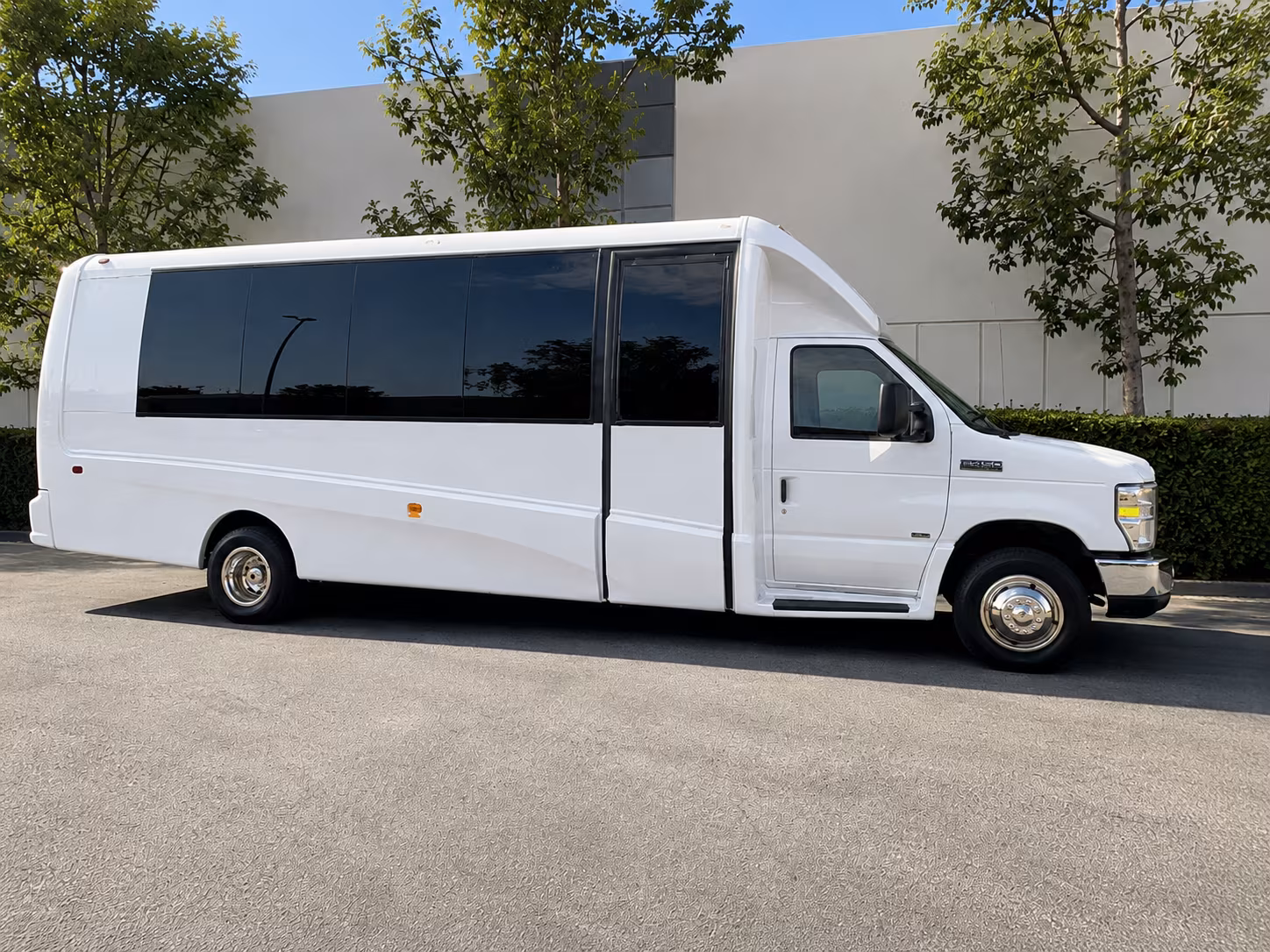convention and conference bus rentals between passaic and the javits center